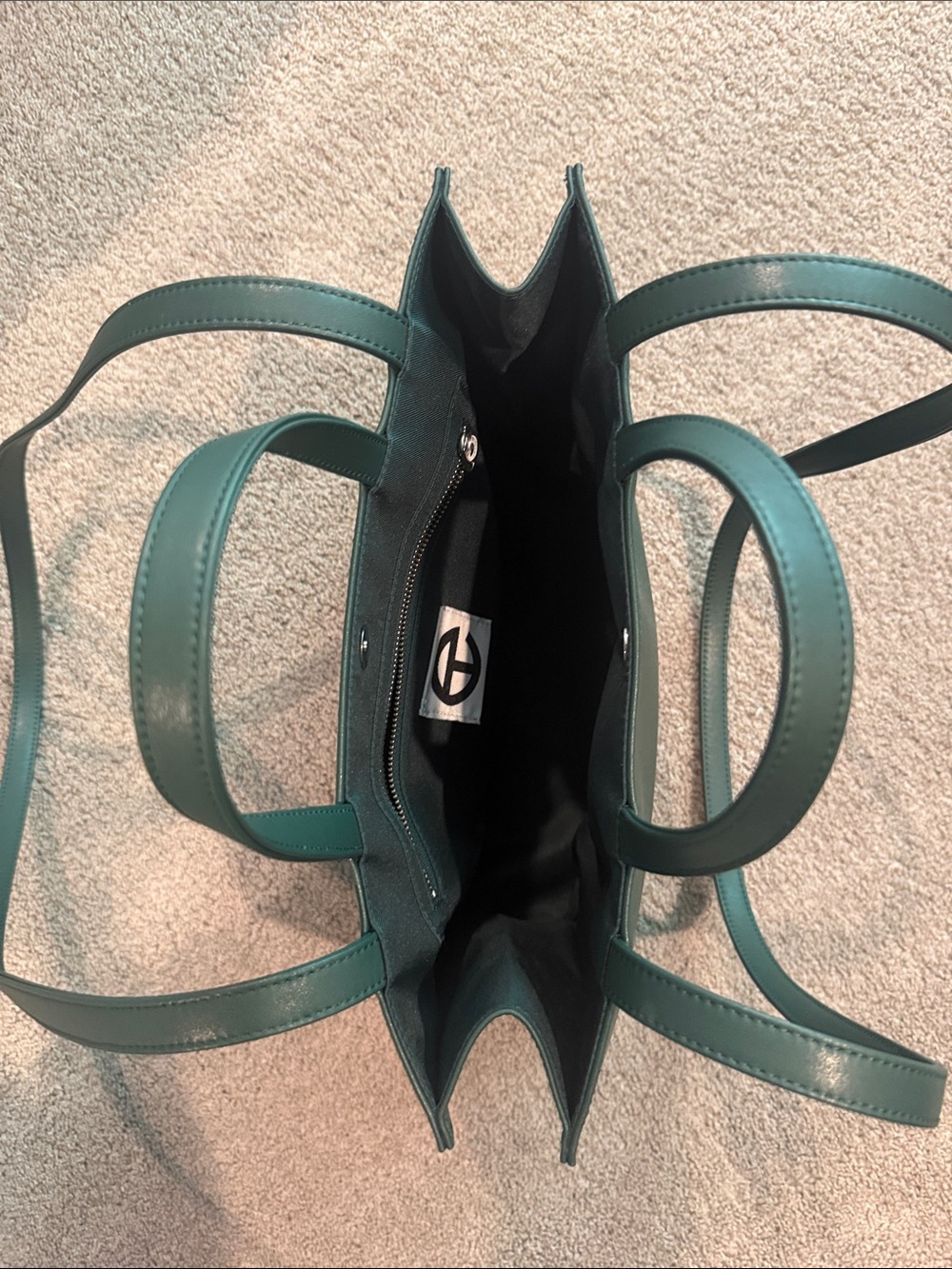 Telfar Medium - Picture 11 of 11